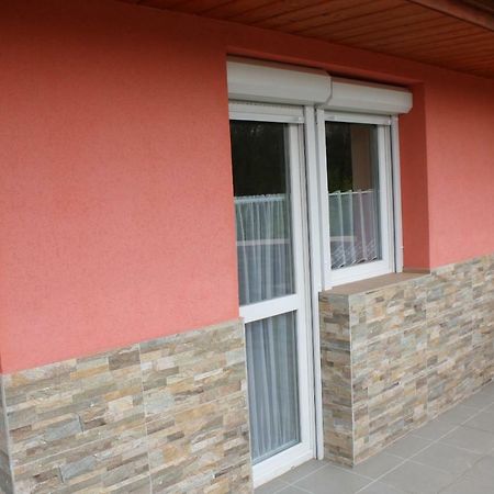Kedvenc Vendeghaz Hotell Miskolc Eksteriør bilde