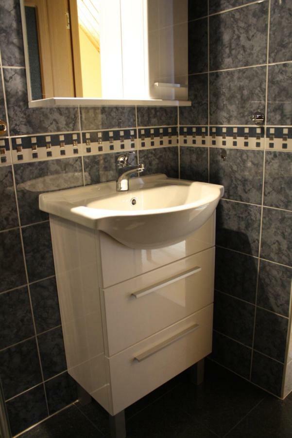 Kedvenc Vendeghaz Hotell Miskolc Eksteriør bilde