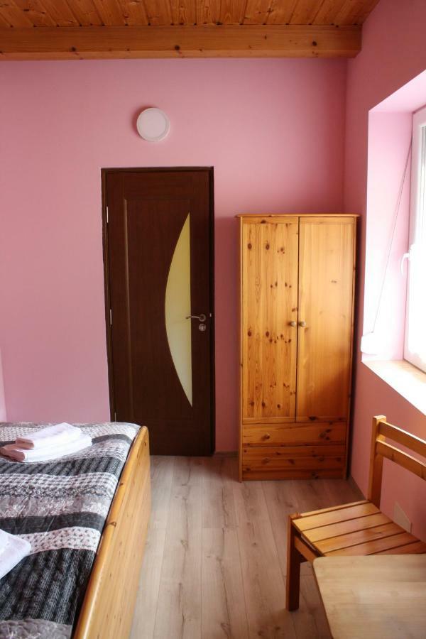 Kedvenc Vendeghaz Hotell Miskolc Eksteriør bilde
