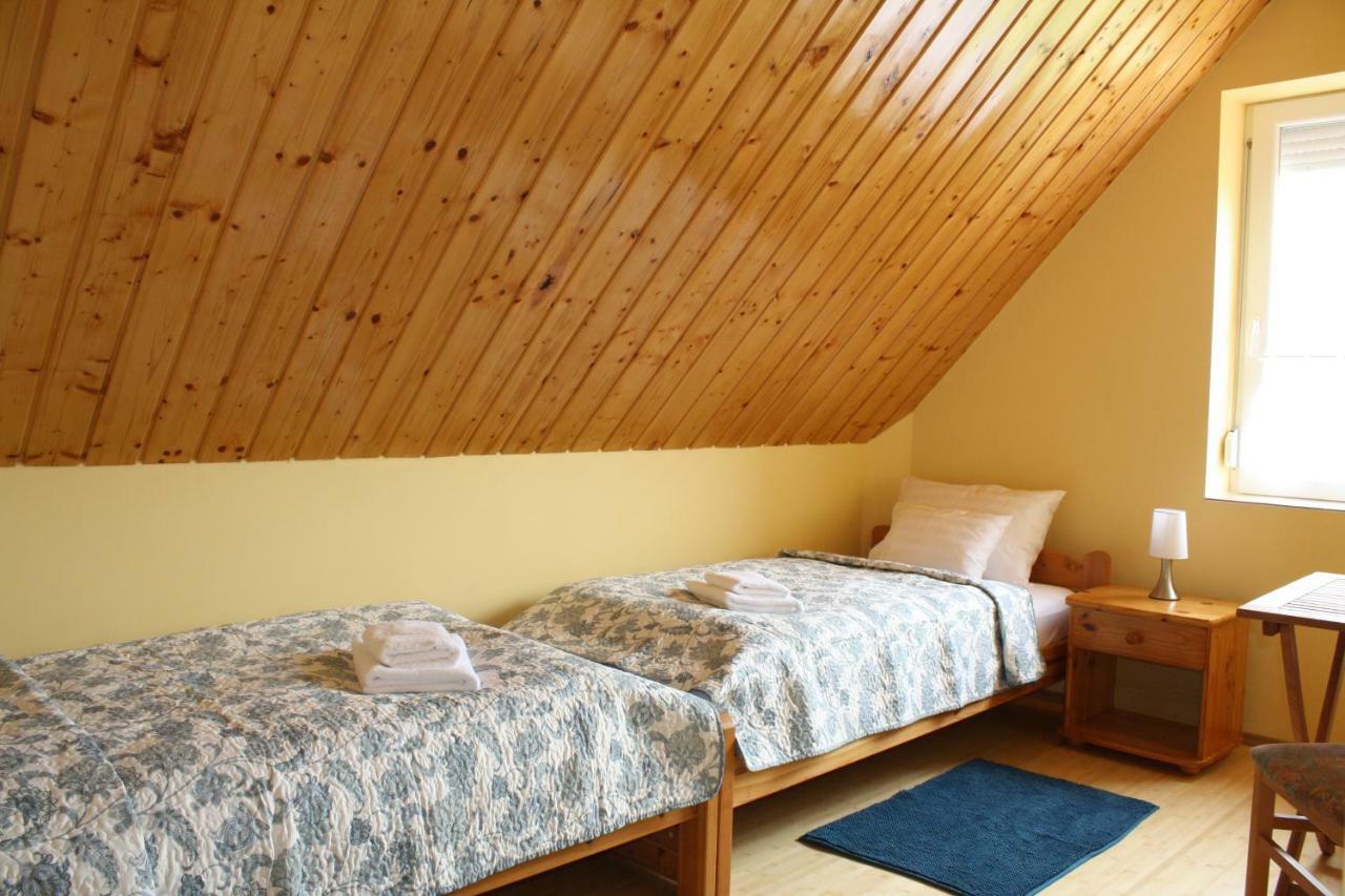 Kedvenc Vendeghaz Hotell Miskolc Eksteriør bilde