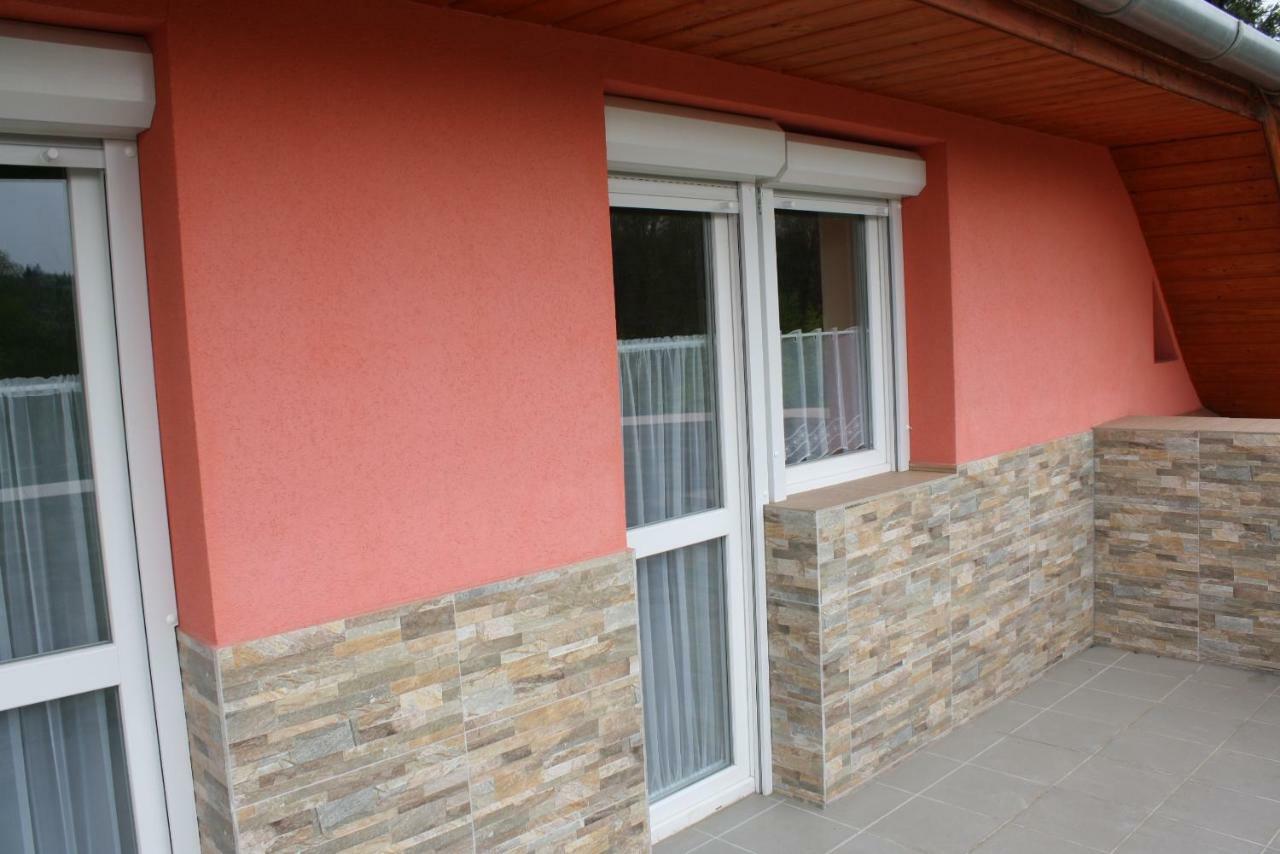 Kedvenc Vendeghaz Hotell Miskolc Eksteriør bilde