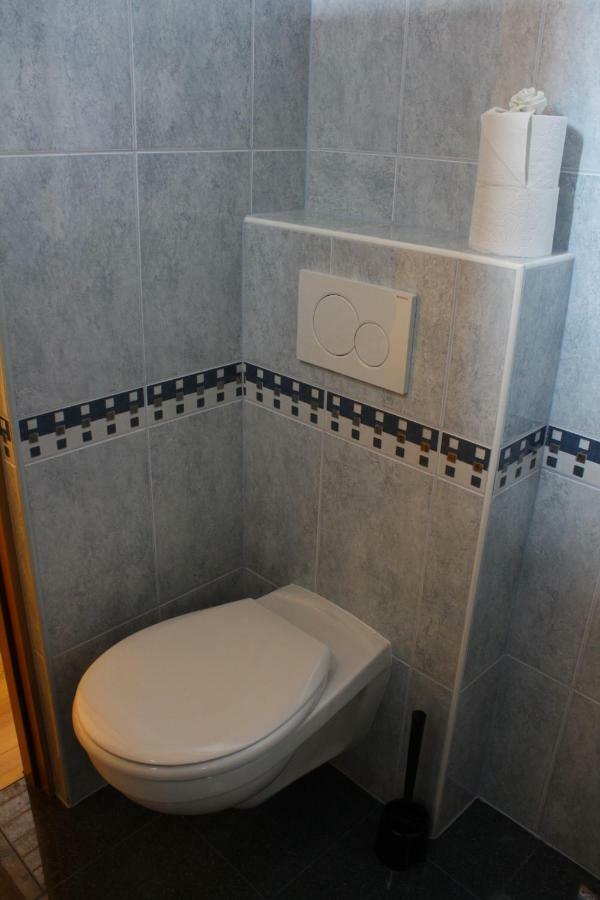 Kedvenc Vendeghaz Hotell Miskolc Eksteriør bilde